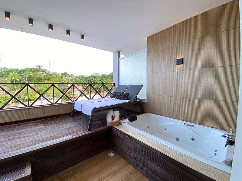 4 - charme pousada - hidro e vista para o mar (19)